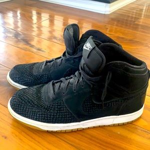 Nike men’s hi tops